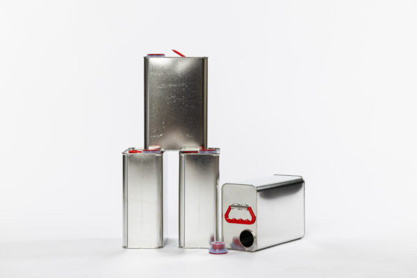 picture of 4 F-Style rectangulars silver metal cans with red handles and lids in different positions